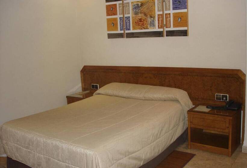 ホテル Hostal Moreno