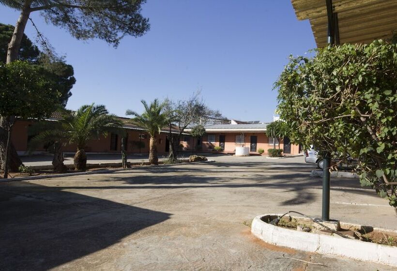 בית מלון כפרי Hostal Nueva Andalucia