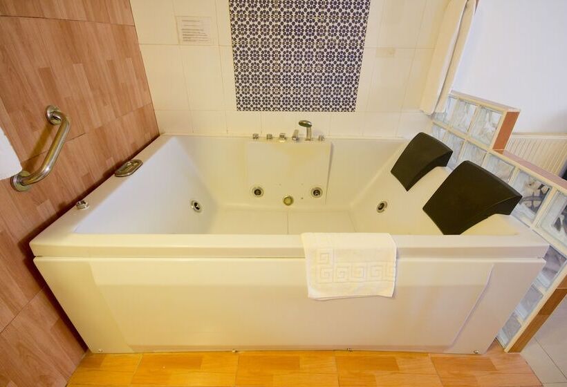 בית מלון כפרי Hostal Nueva Andalucia