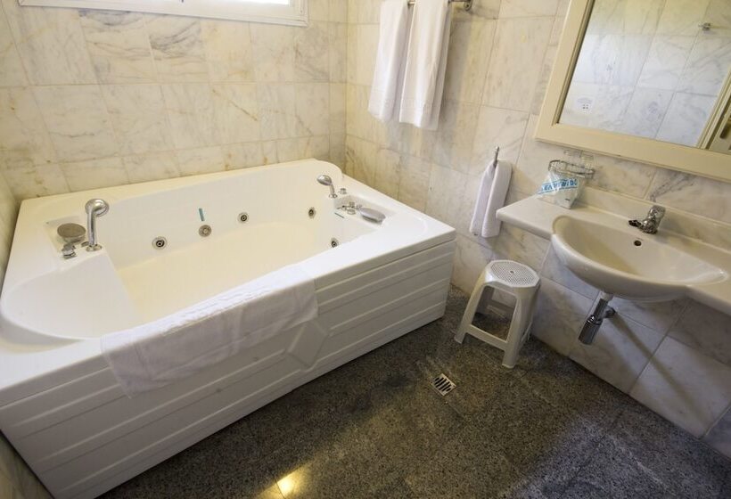 בית מלון כפרי Hostal Nueva Andalucia