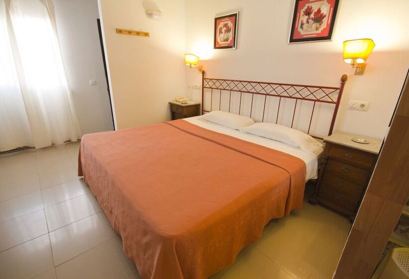 בית מלון כפרי Hostal Nueva Andalucia