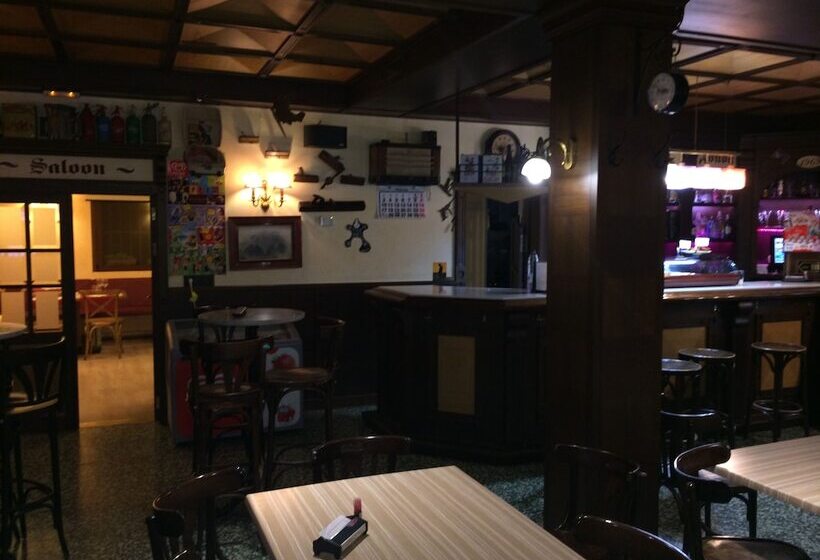 酒店 Hostal Numancia