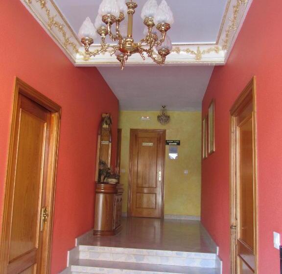 Отель Hostal Puerta La Villa