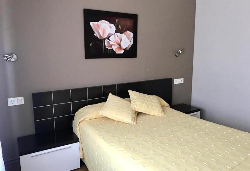 Отель Hostal Puerta La Villa