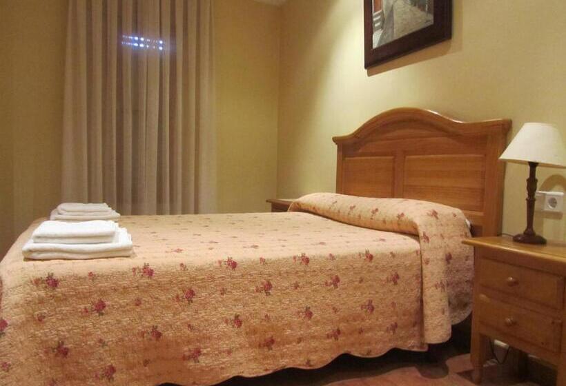 Отель Hostal Puerta La Villa