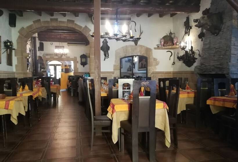 هتل Hostal Restaurante La Diligencia