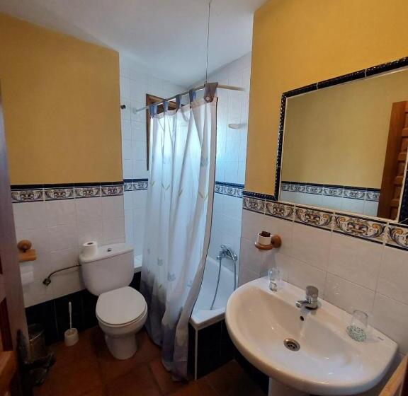 هتل Hostal Restaurante Villa De Sepúlveda