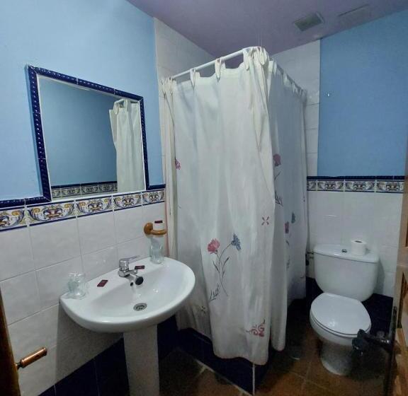 هتل Hostal Restaurante Villa De Sepúlveda