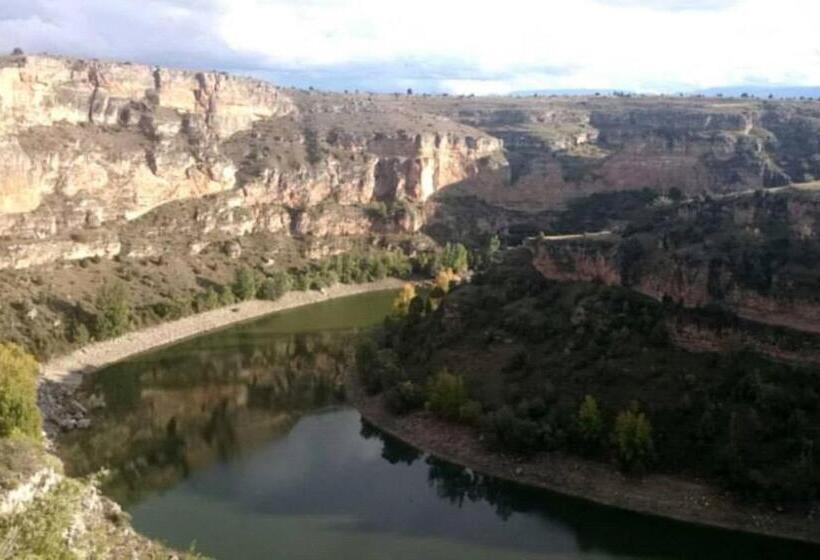 هتل Hostal Restaurante Villa De Sepúlveda