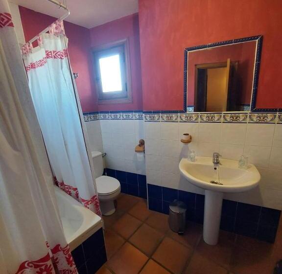 هتل Hostal Restaurante Villa De Sepúlveda