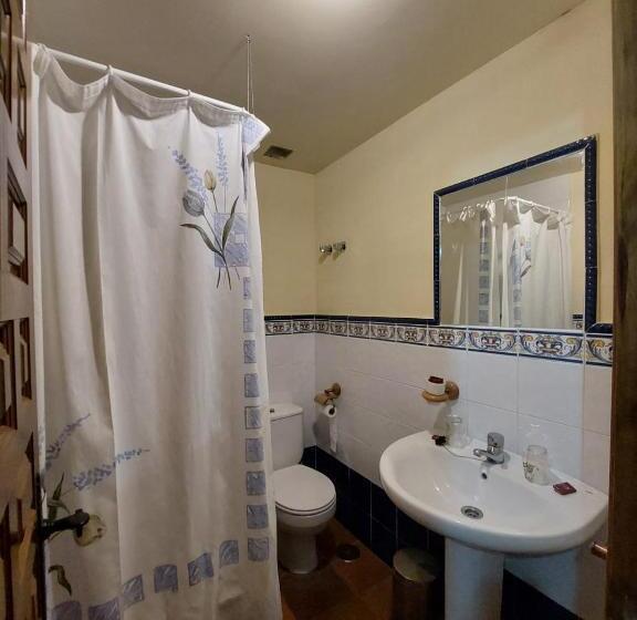 هتل Hostal Restaurante Villa De Sepúlveda