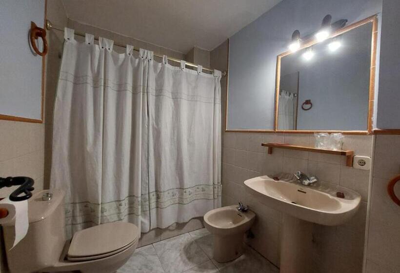 هتل Hostal Restaurante Villa De Sepúlveda