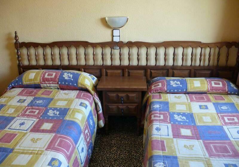 ホテル Hostal Rodes