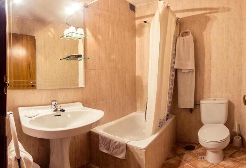 Отель Hostal Romi