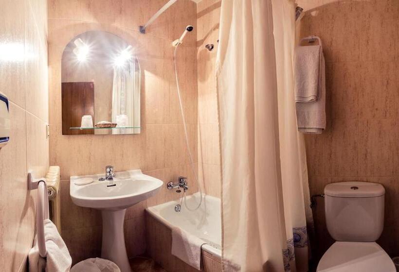 Отель Hostal Romi