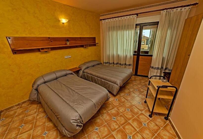 בית מלון כפרי Hostal Romi