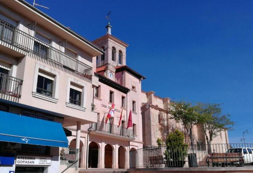 Отель Hostal Romi