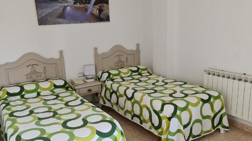 هتل Hostal San Blas