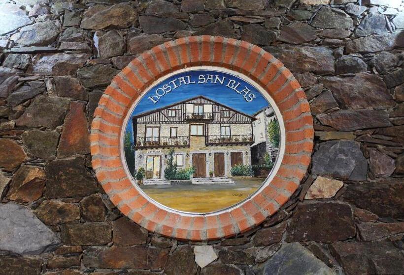 هتل Hostal San Blas