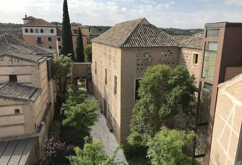 هتل Hostal Santo Tomé