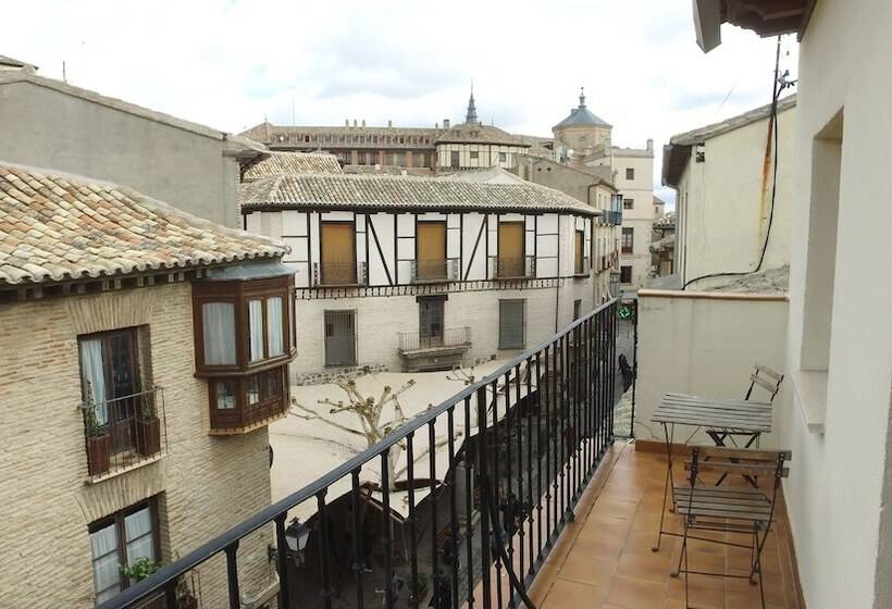 هتل Hostal Santo Tomé