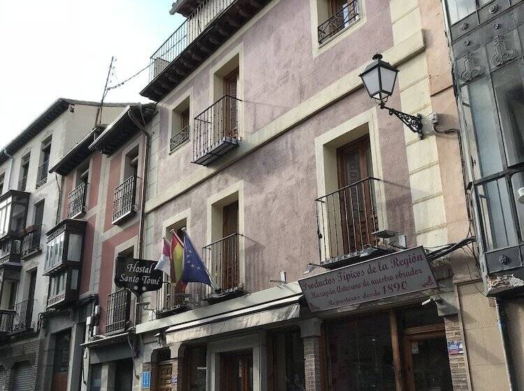 هتل Hostal Santo Tomé