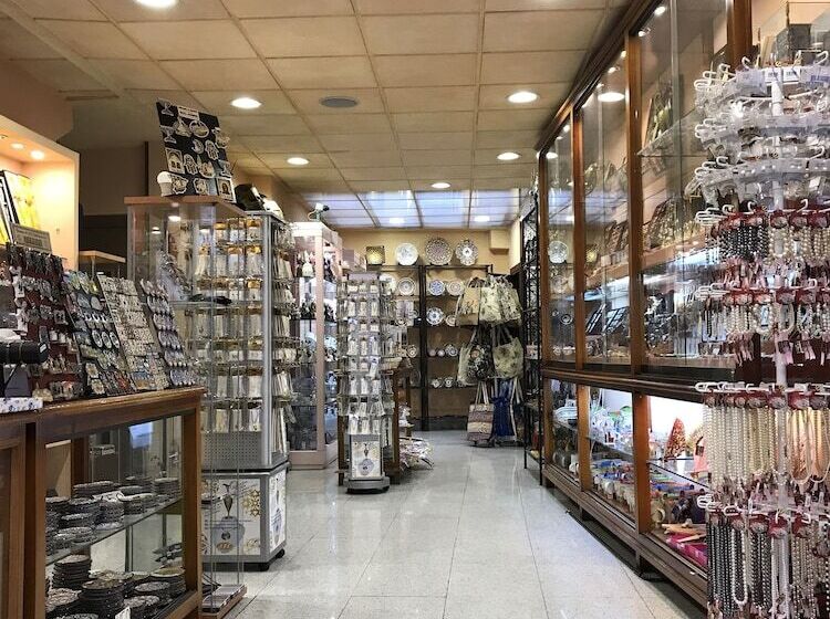 هتل Hostal Santo Tomé