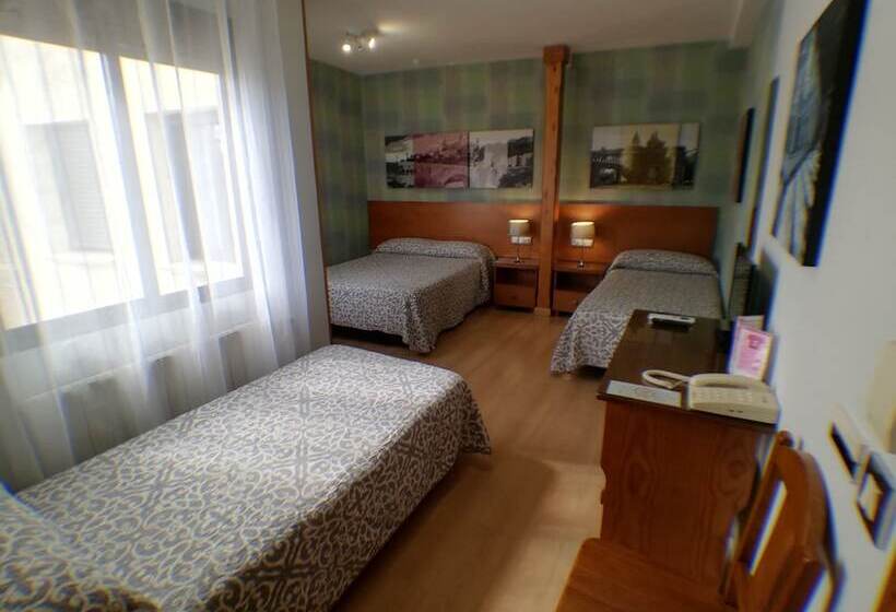 هتل Hostal Santo Tomé