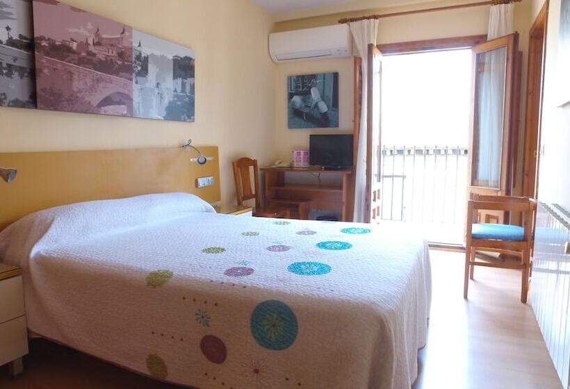 هتل Hostal Santo Tomé