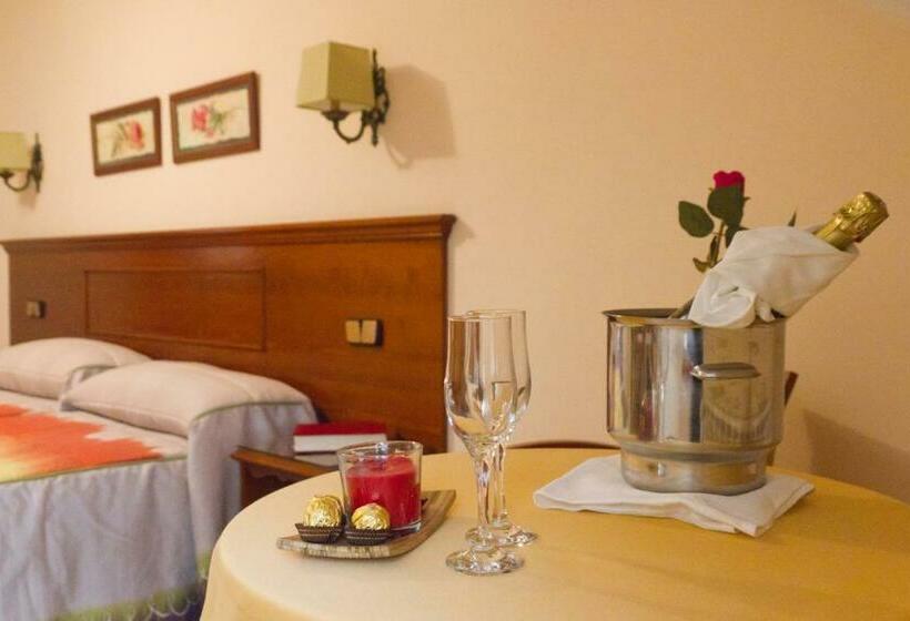 هتل Hostal Siete Picos