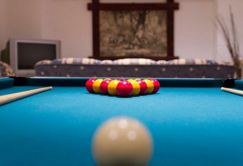 هتل Hostal Siete Picos