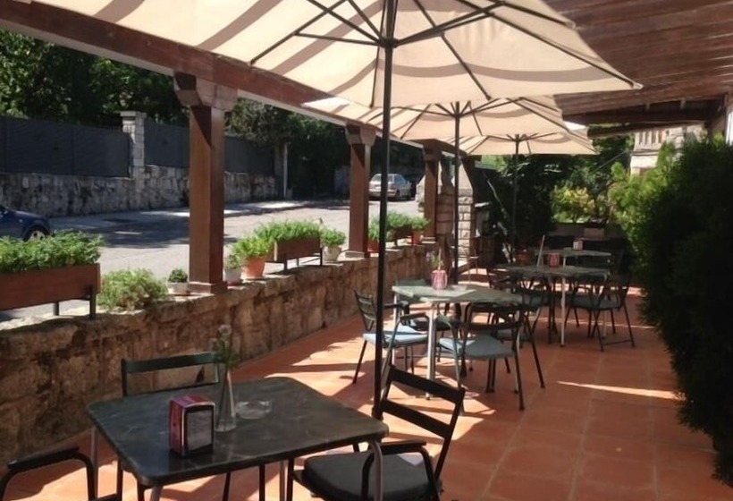 هتل Hostal Siete Picos