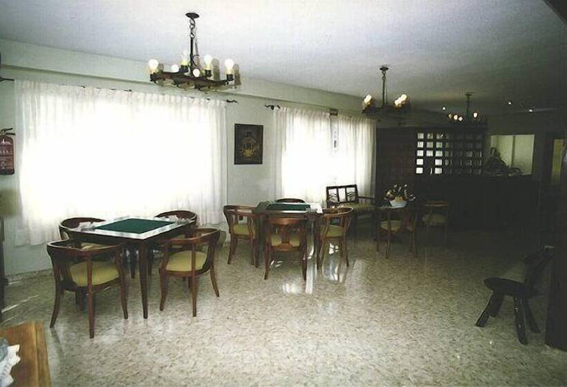 هتل Hostal Siete Picos