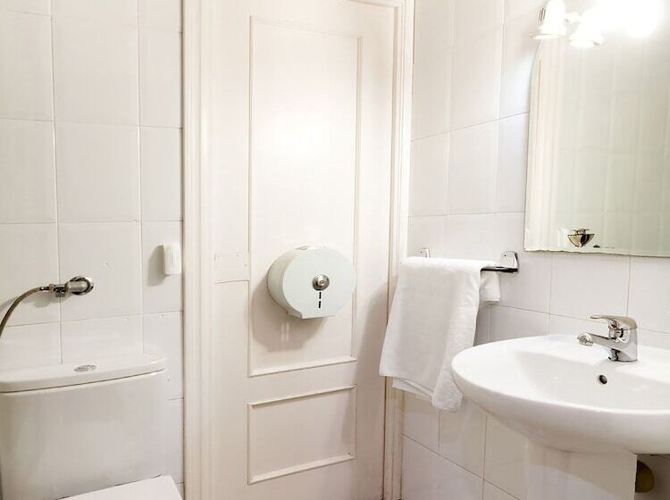 هتل Hostal Tormes