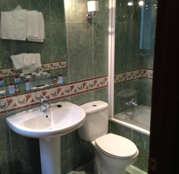 호텔 Hostal Torres