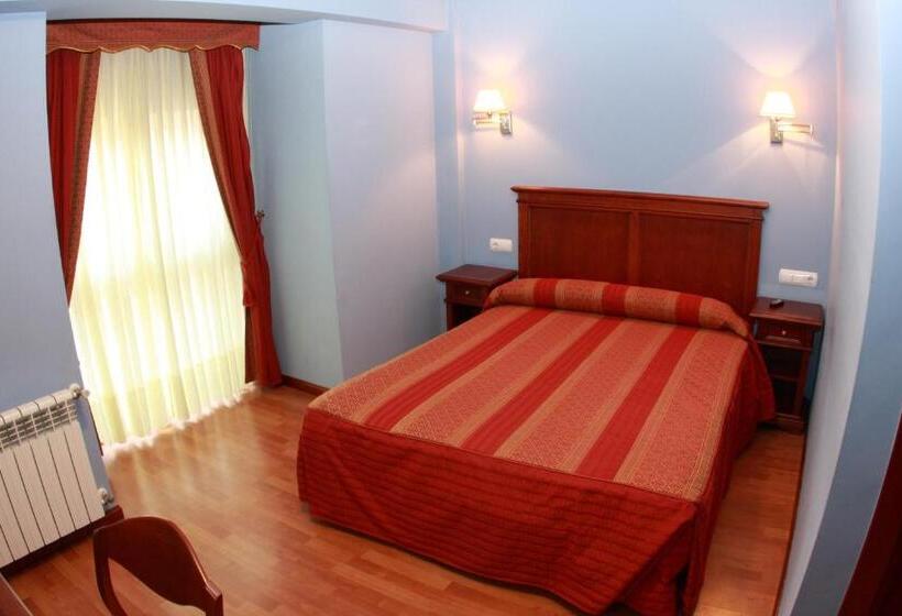 호텔 Hostal Torres