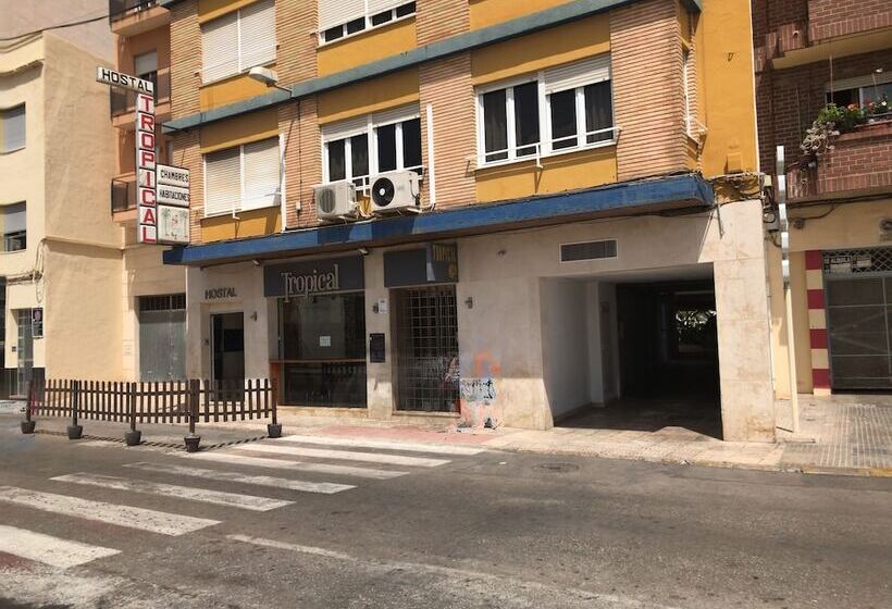 هتل Hostal Tropical