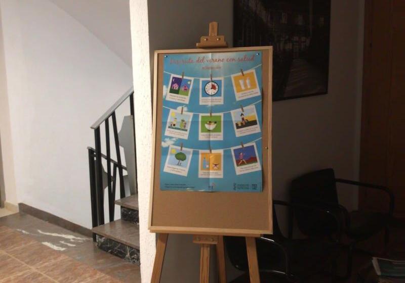 فندق Hostal Tropical