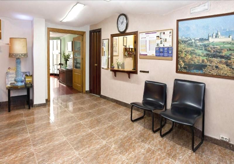 فندق Hostal Tropical