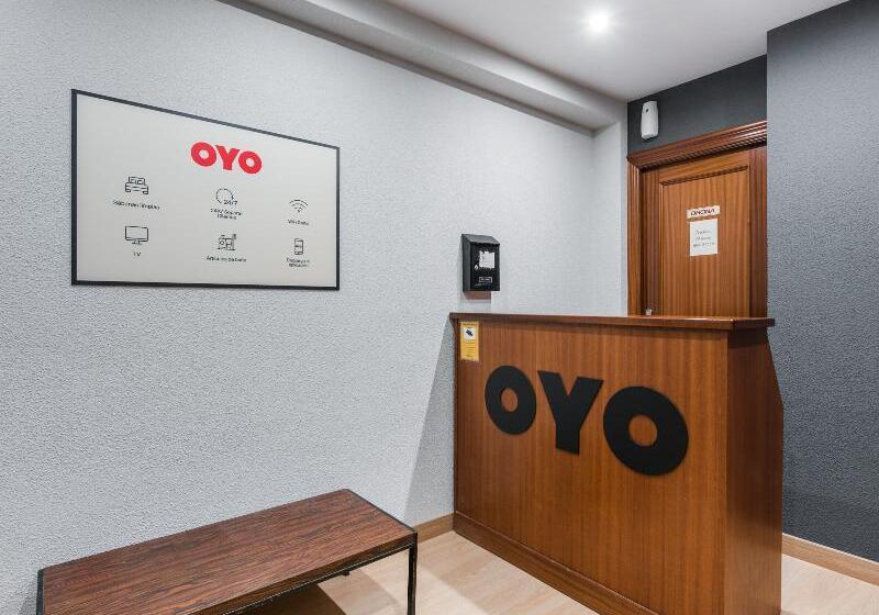 فندق Hostal Uría