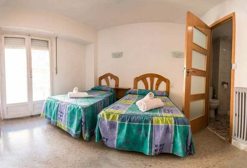 Отель Hostal ávila