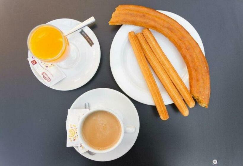 هتل Hostales Sol Cristina Y Sol Cristina Dos