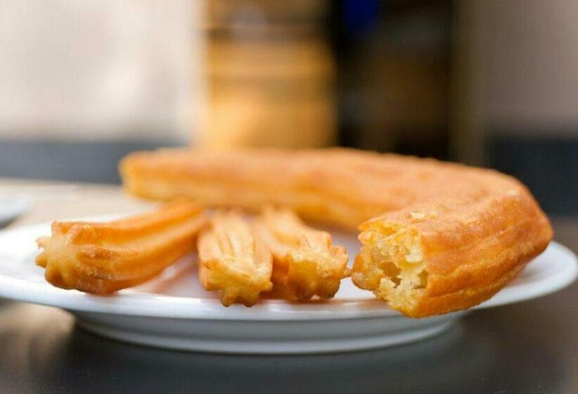 هتل Hostales Sol Cristina Y Sol Cristina Dos