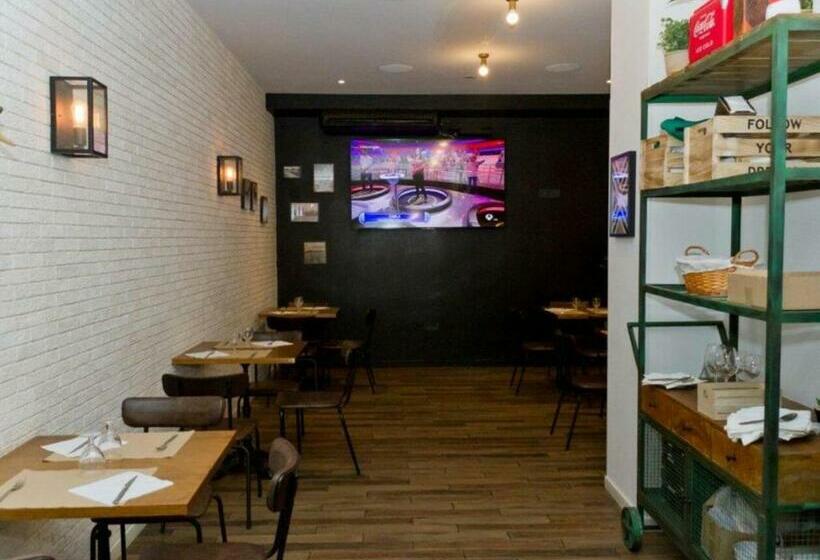 هتل Hostales Sol Cristina Y Sol Cristina Dos