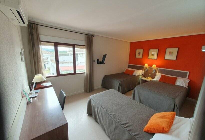 Отель La Carreta