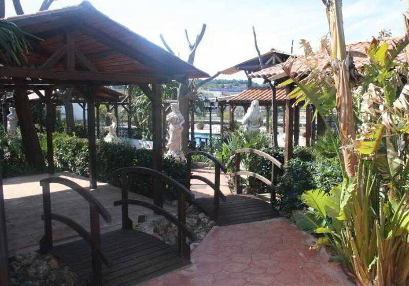 Отель La Carreta