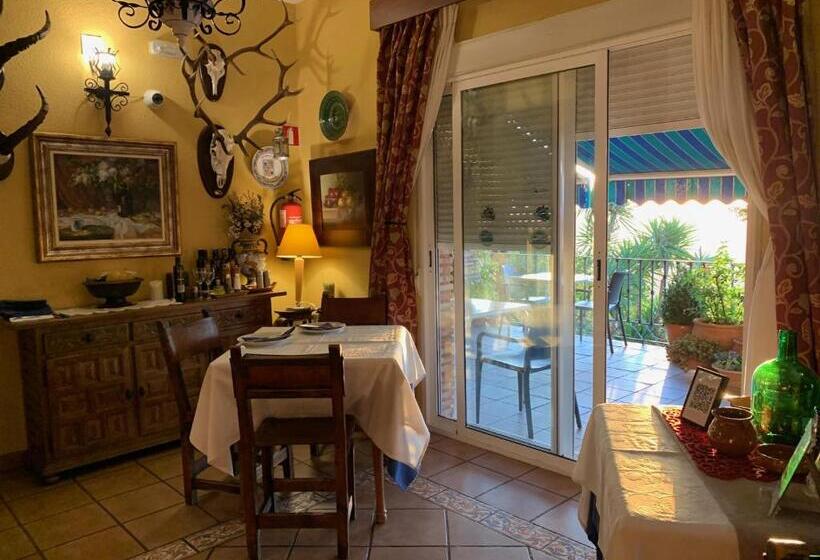 Отель La Finca Mercedes