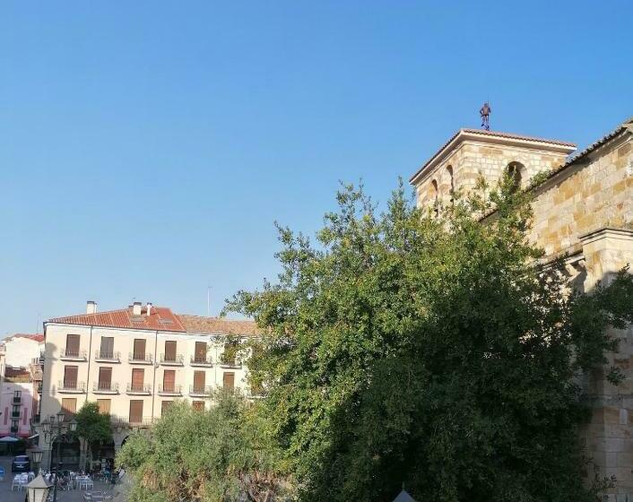 בית מלון כפרי La Reina