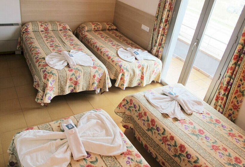 Отель La Entrada