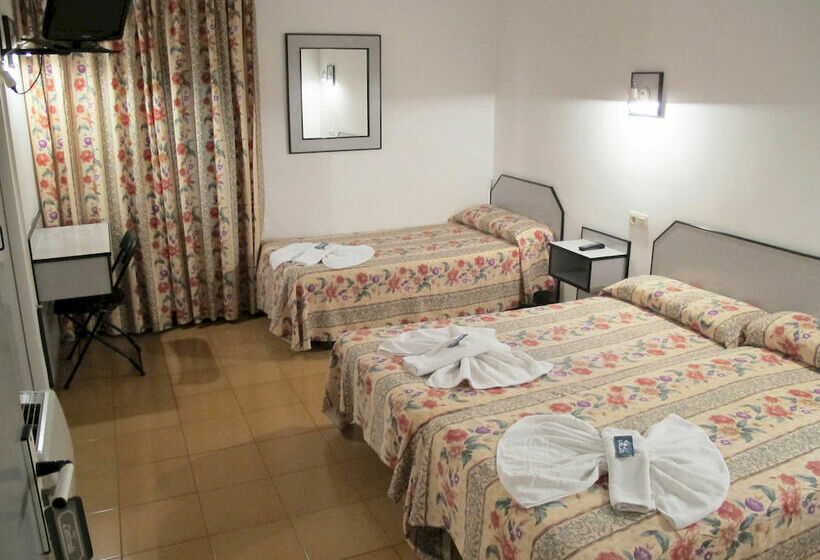 Отель La Entrada